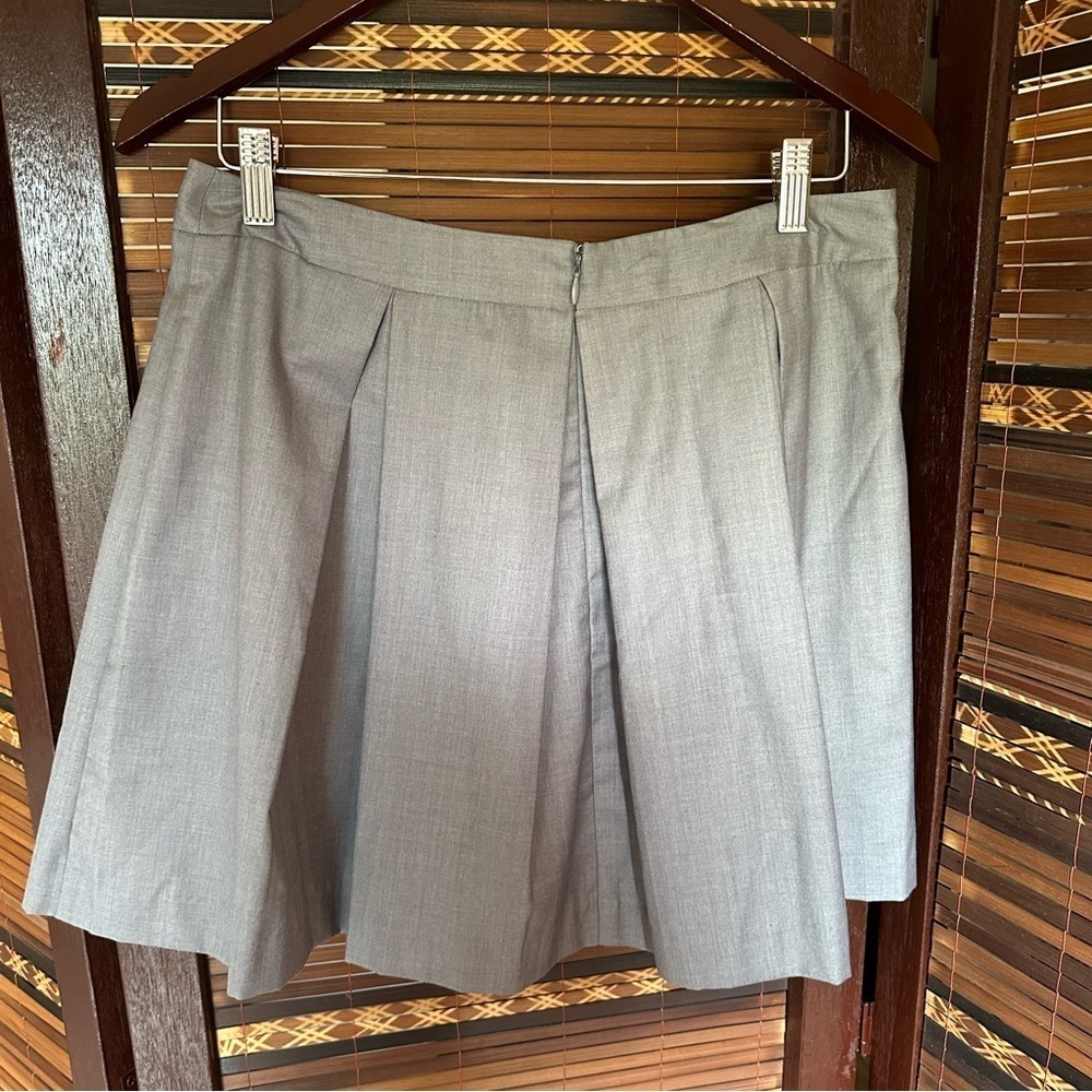 🌟3/$20🌟 Gray Pleated Mini Skirt - Picture 2 of 4